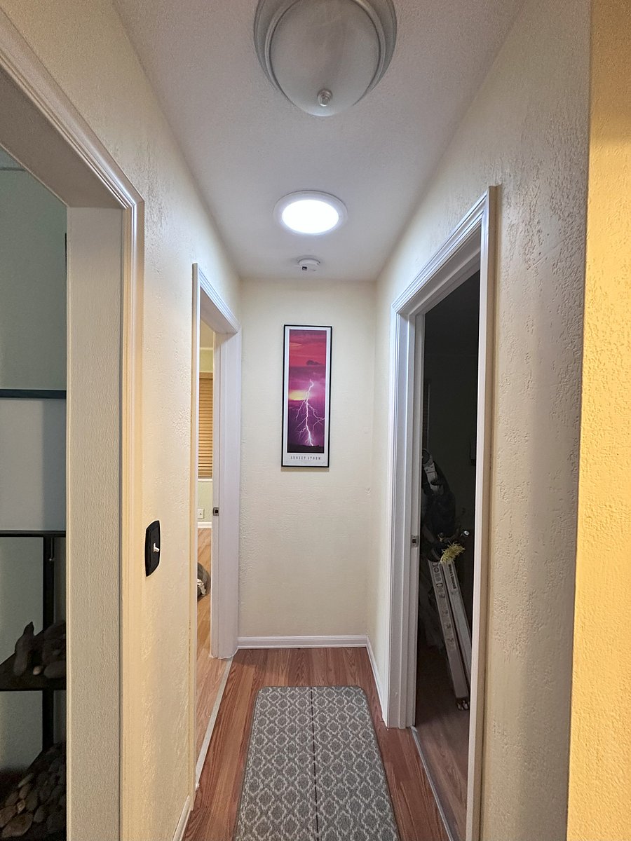 Hallway with Daylight/nightlight Solar tube