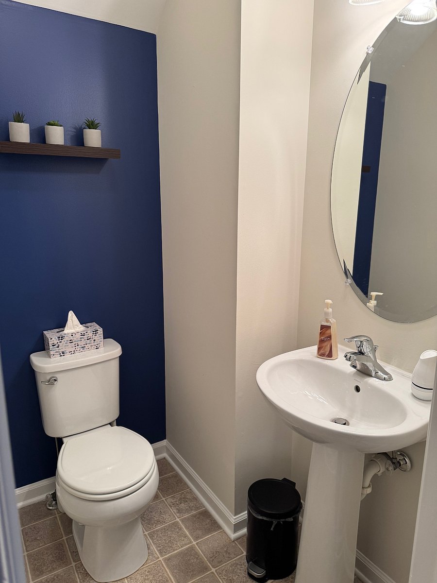 1/2 bath/powder room.
