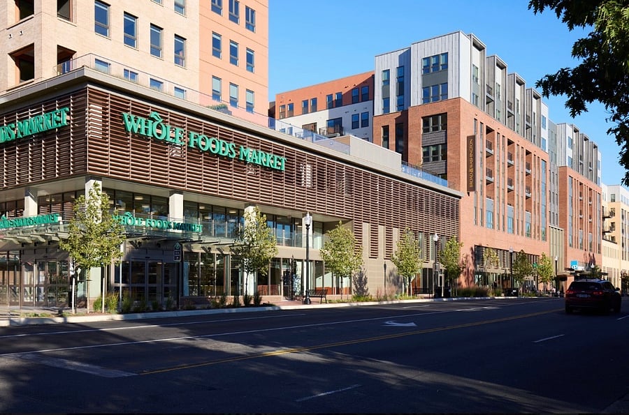 Walkable to Whole Foods Shops and Restaurants
