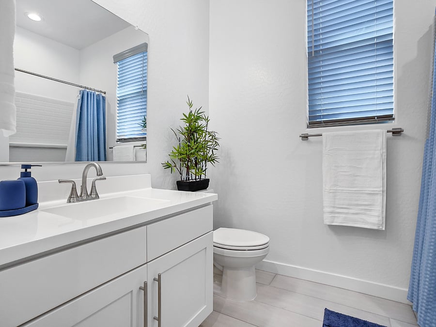 Full bathroom shared between 3rd and 4th bedrooms