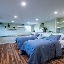 This has been converted to a single queen bed (an additional bed can be added upon request)