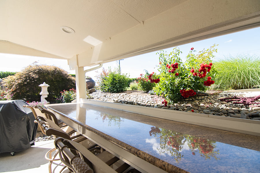 BBQ & seating