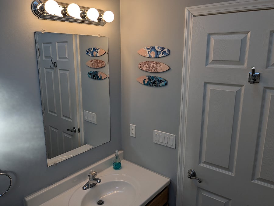 2nd floor bathroom-Tub/Shower Combo.
