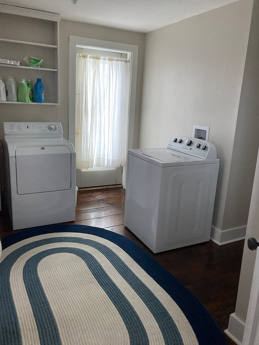 Spacious laundry