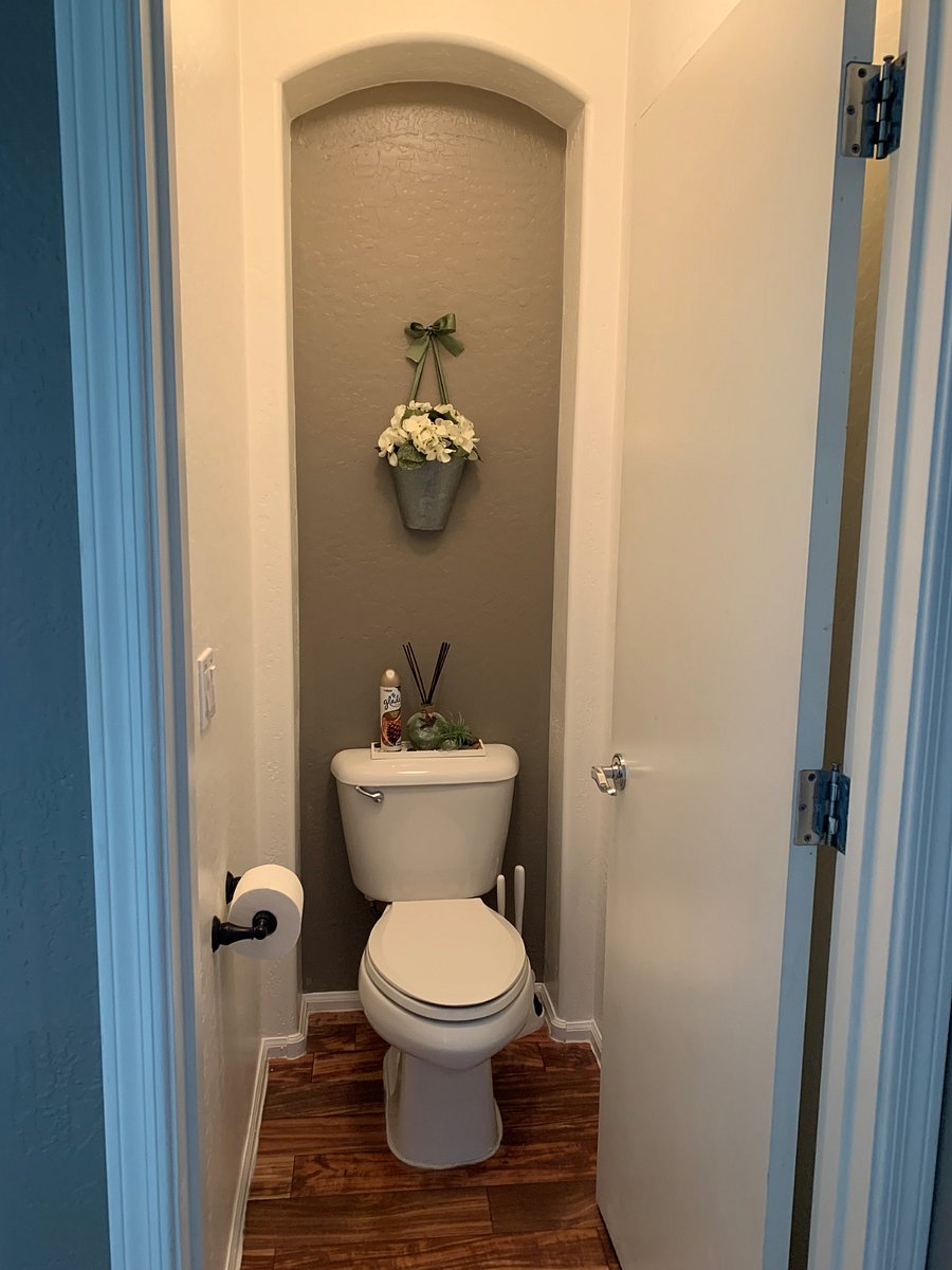 Master Bathroom Watercloset