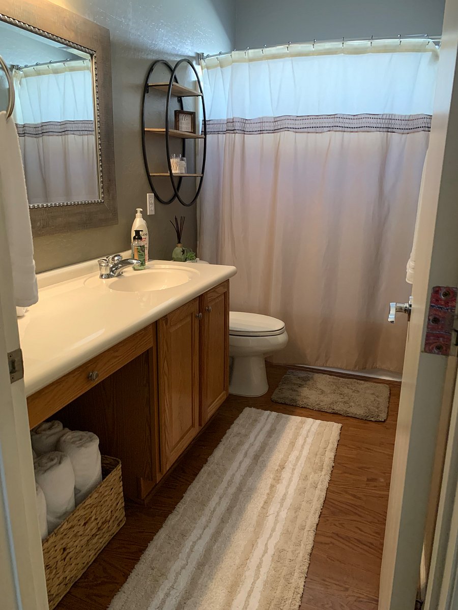 Main Bathroom