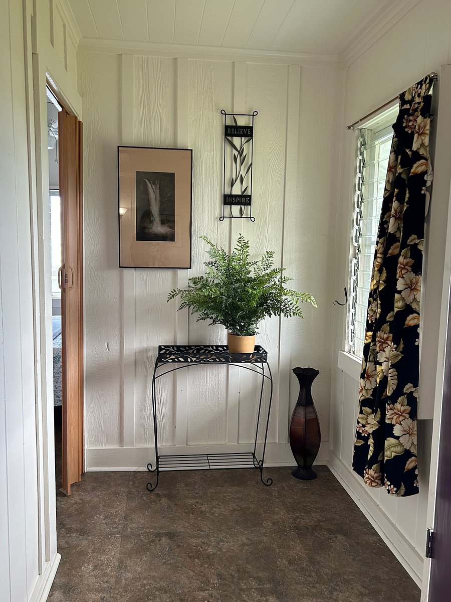 Entry and access to Bedroom 1