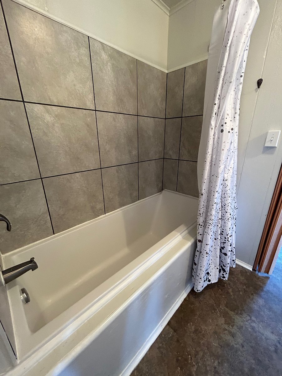 Tub is 6' long and 18" deep