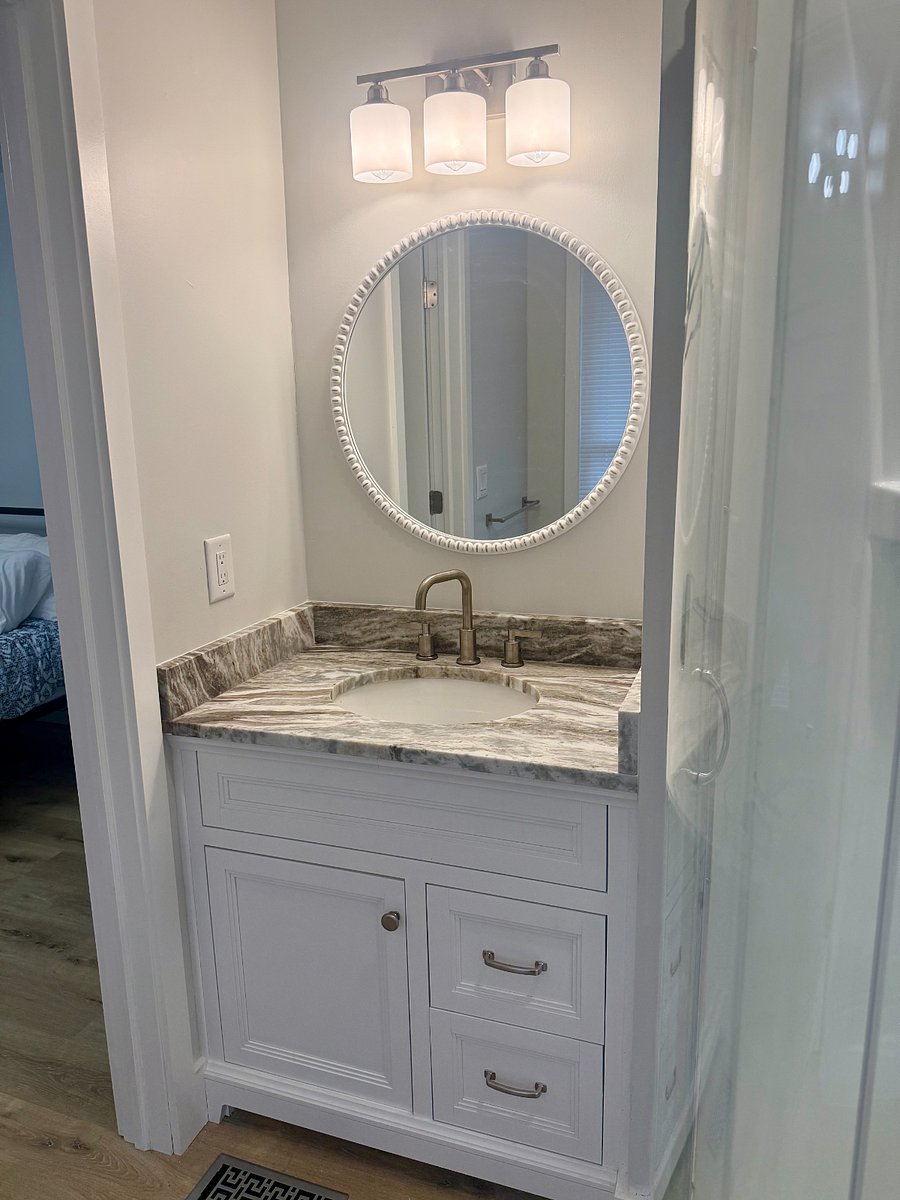 Primary - Ensuite Bath