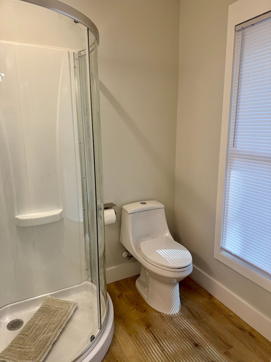 Primary - Ensuite Bath
