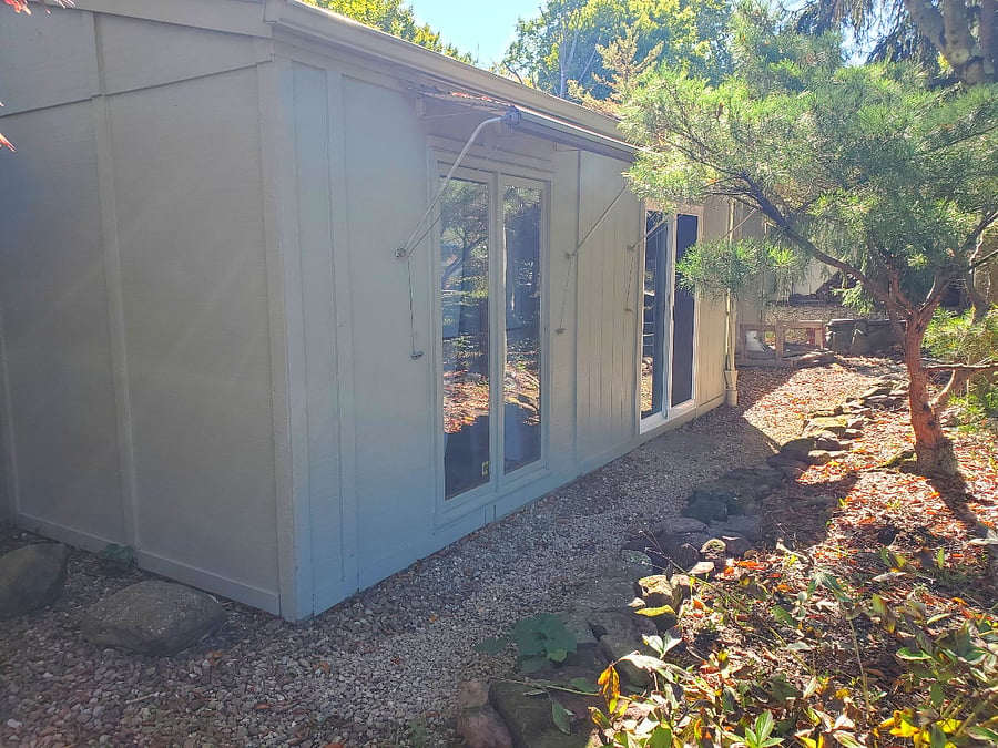 Exterior of the Modern Ranch, Pine Glade
