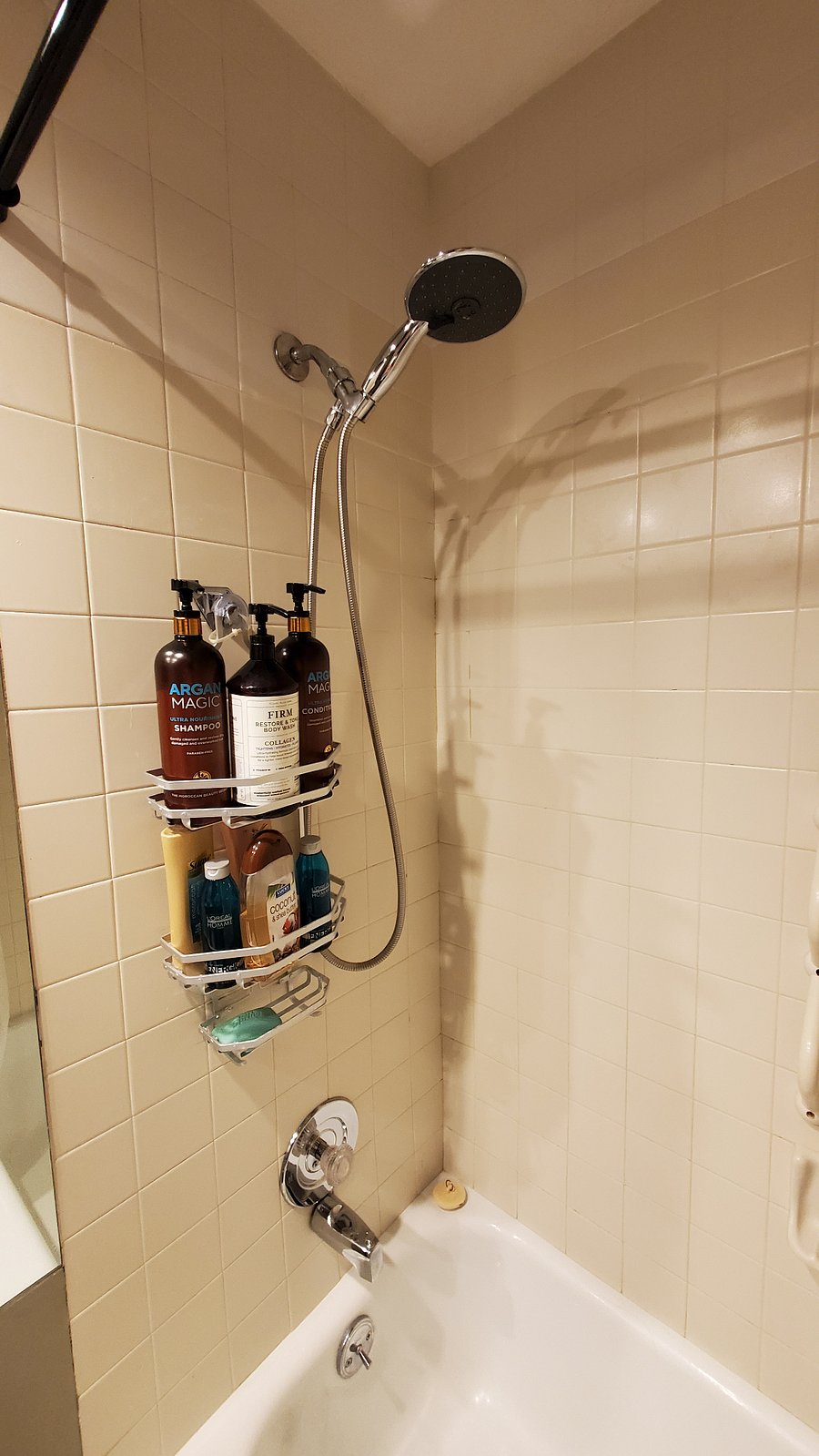Full shower/bath with starter toiletries and soaps!