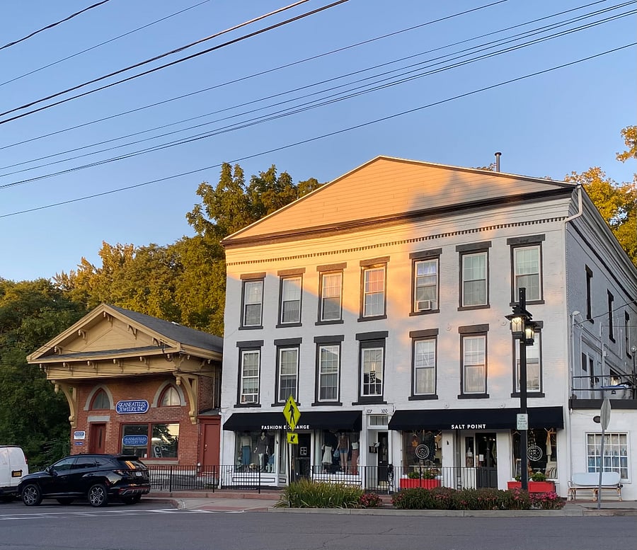 Just a block from Limestone Plaza shops and restaurants and park