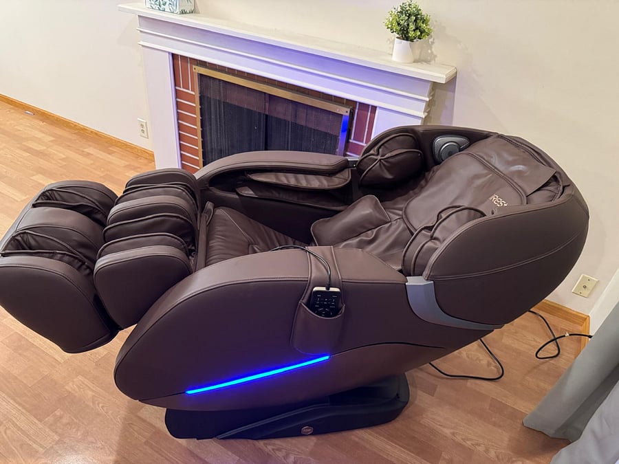 Unwind in the iRest zero-gravity massage chair, letting its soothing touch and your favorite Bluetooth tunes transport you to pure tranquility.