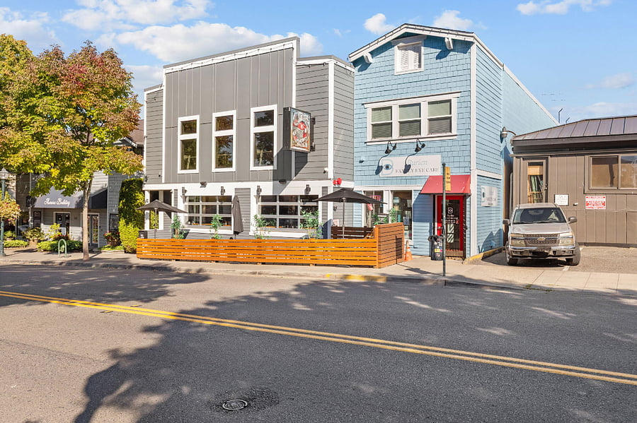 Close Proximity to Old Towne Burien with Great Restaurants