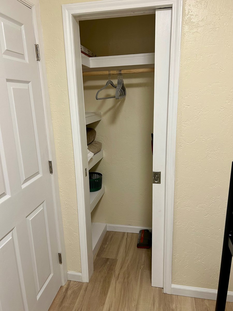 bunk room closet