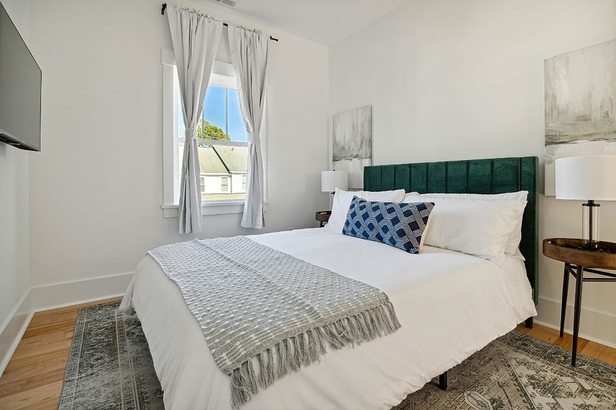 upstairs queen bedroom