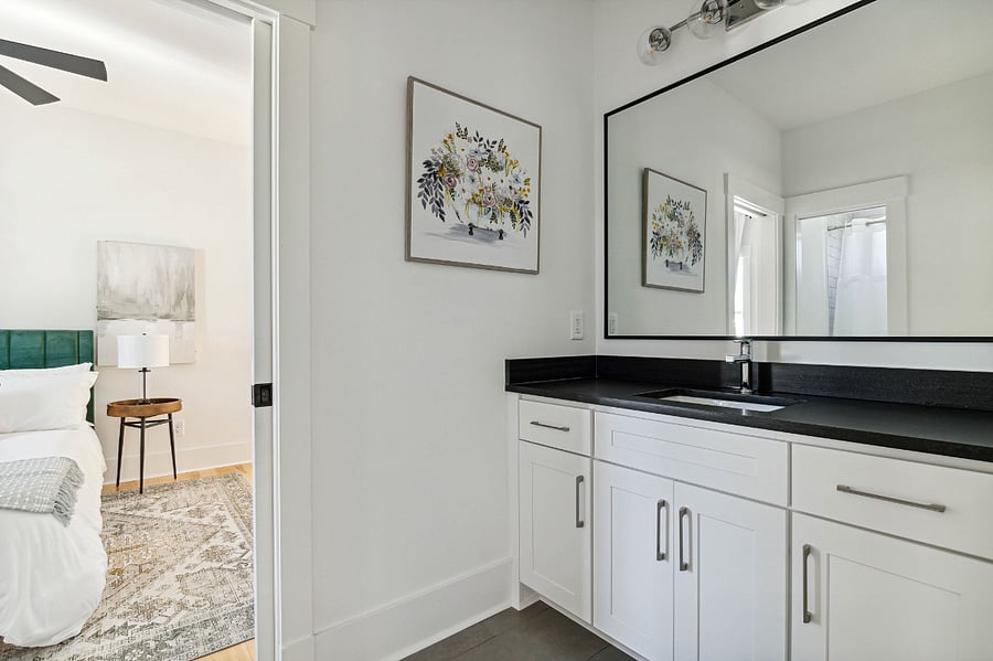 upstairs full bathroom between queen bedroom and twin bedroom