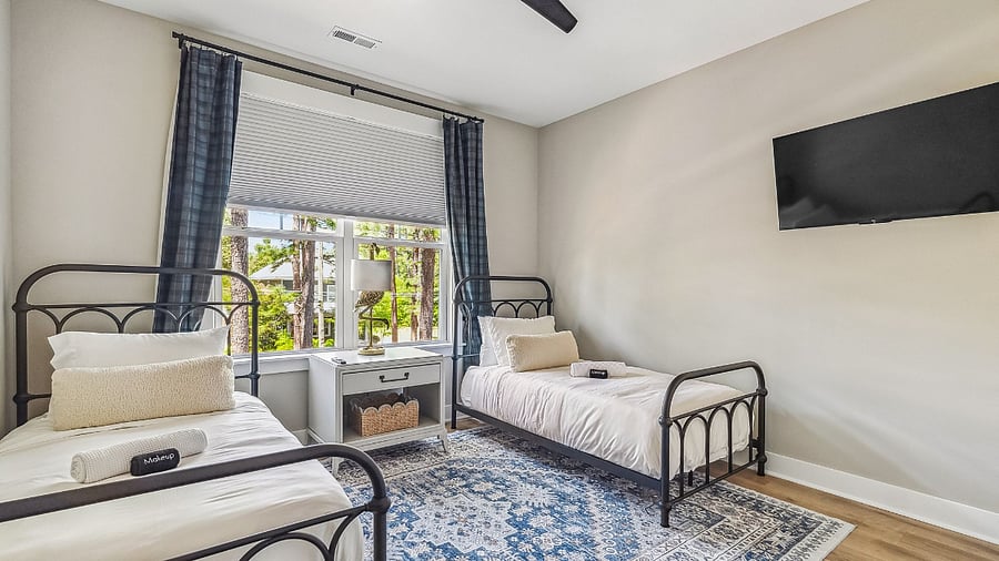 Upstairs twin bedroom