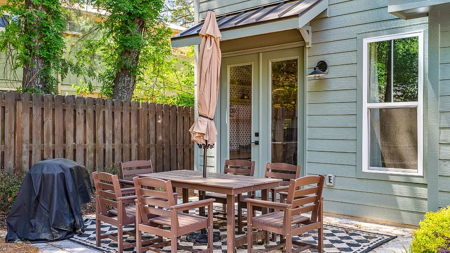 Backyard dining