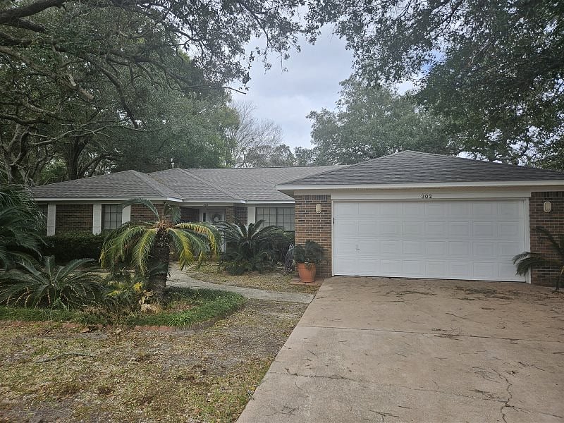 Front of house/ driveway
