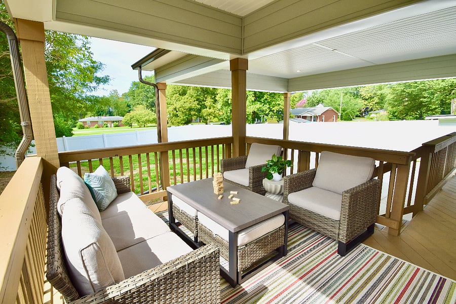 Outdoor covered patio with seating for 7