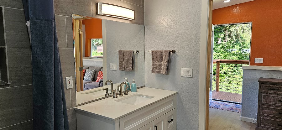 Full bathroom upstairs