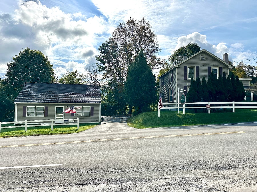 2 BDRM, 1 BATH HOME ALSO AVAILABLE, NEXT DOOR.