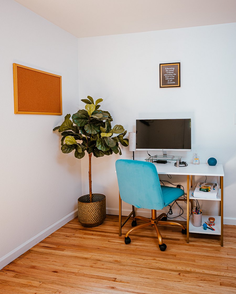 Workstation with 27" HP Monitor
