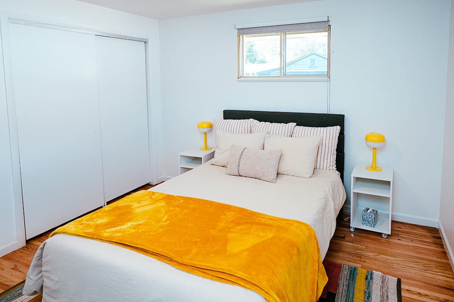 Queen size bed with new memory foam mattress and linen & 100% cotton sheets.