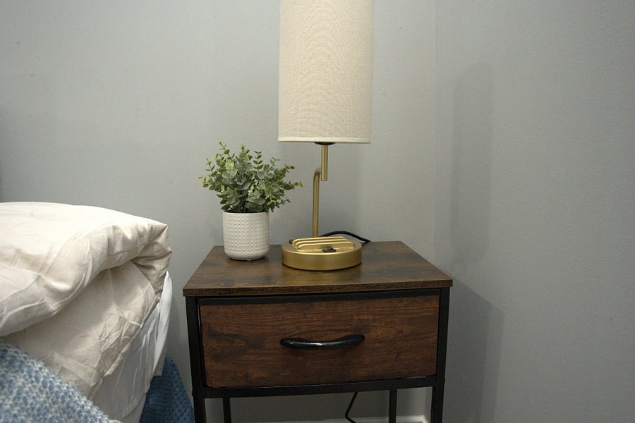 Touch lamp with charging station