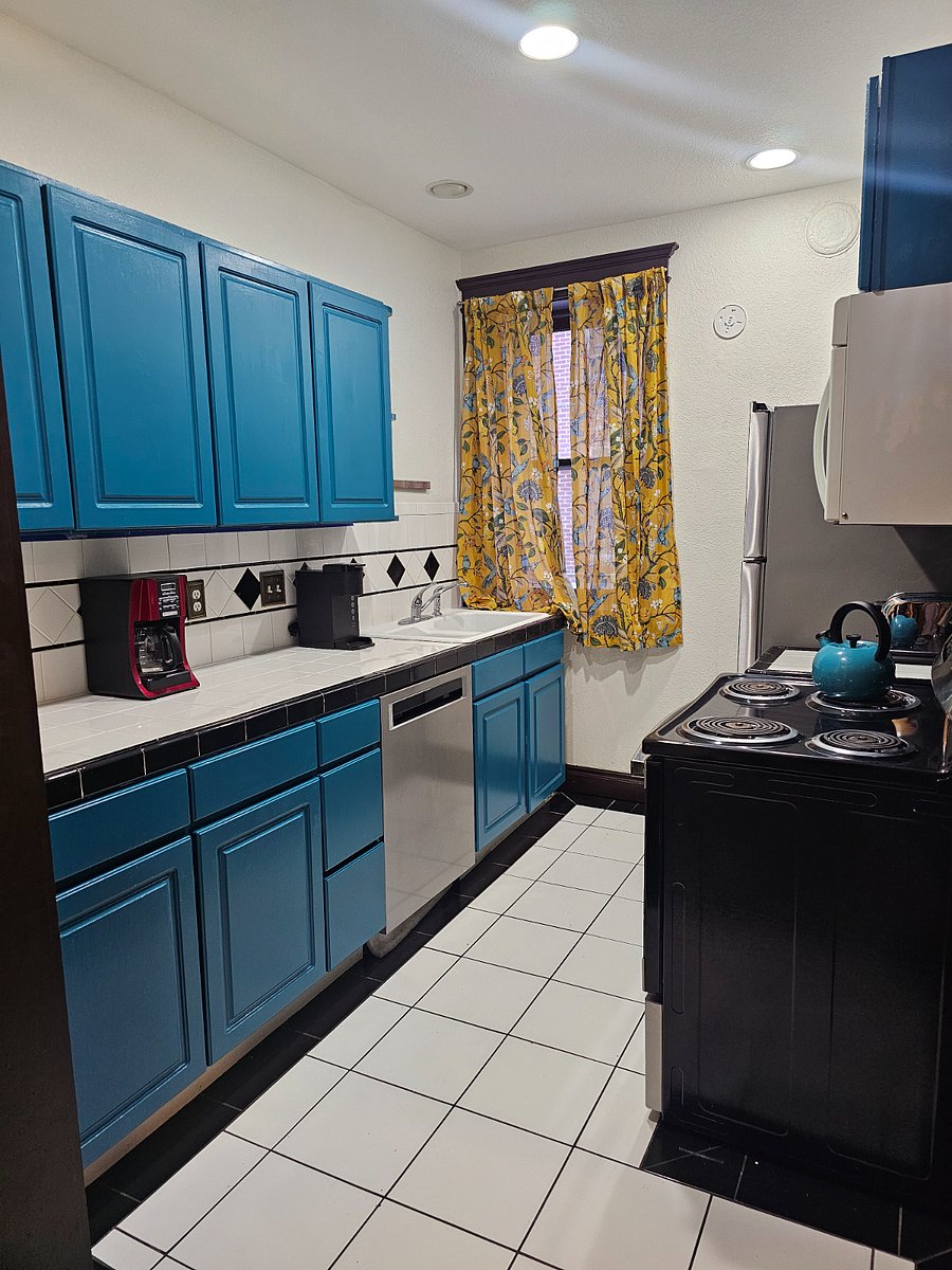 Kitchen with dishwasher