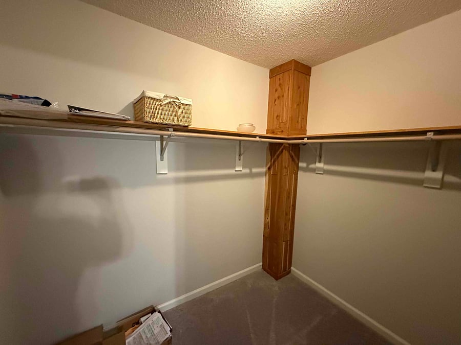 9x7 foot walk in closet