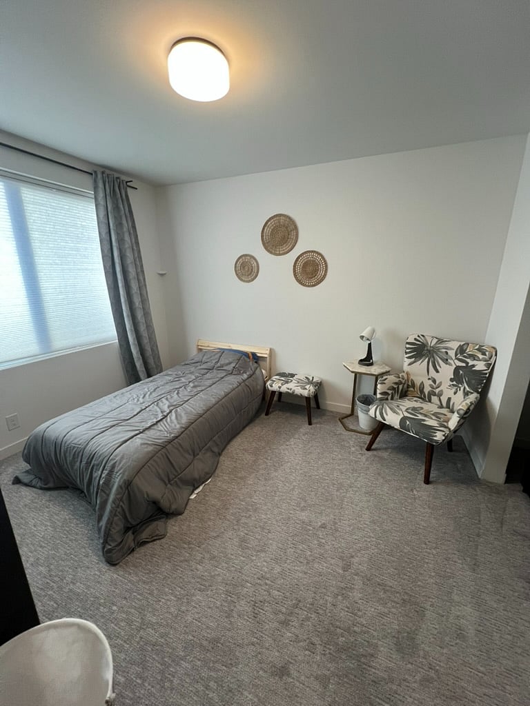 Guest bedroom 2 (2nd floor)