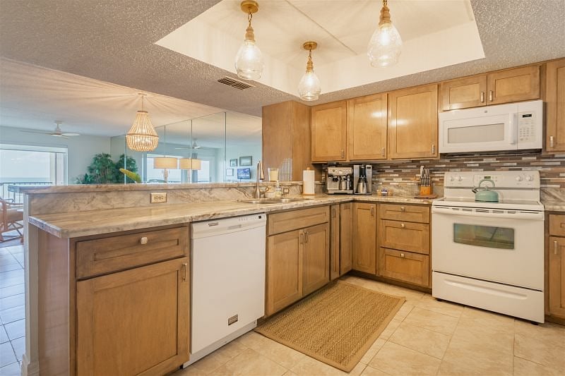 Custom kitchen granite and gorgeous