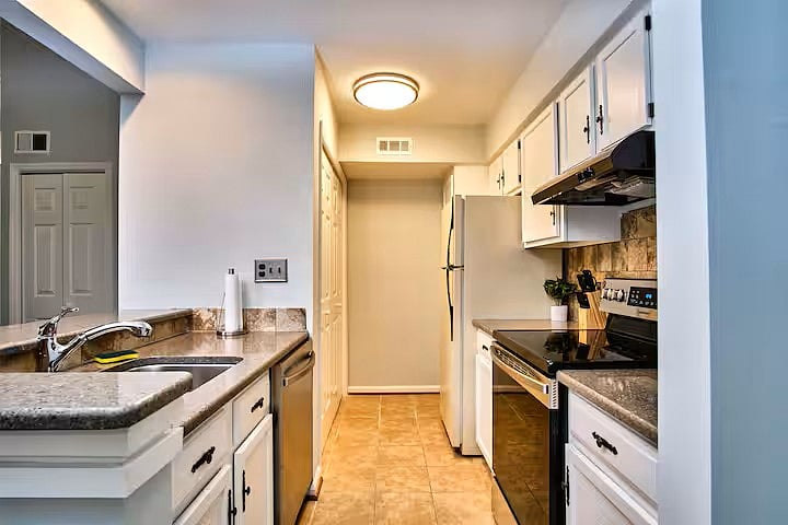 Full Kitchen