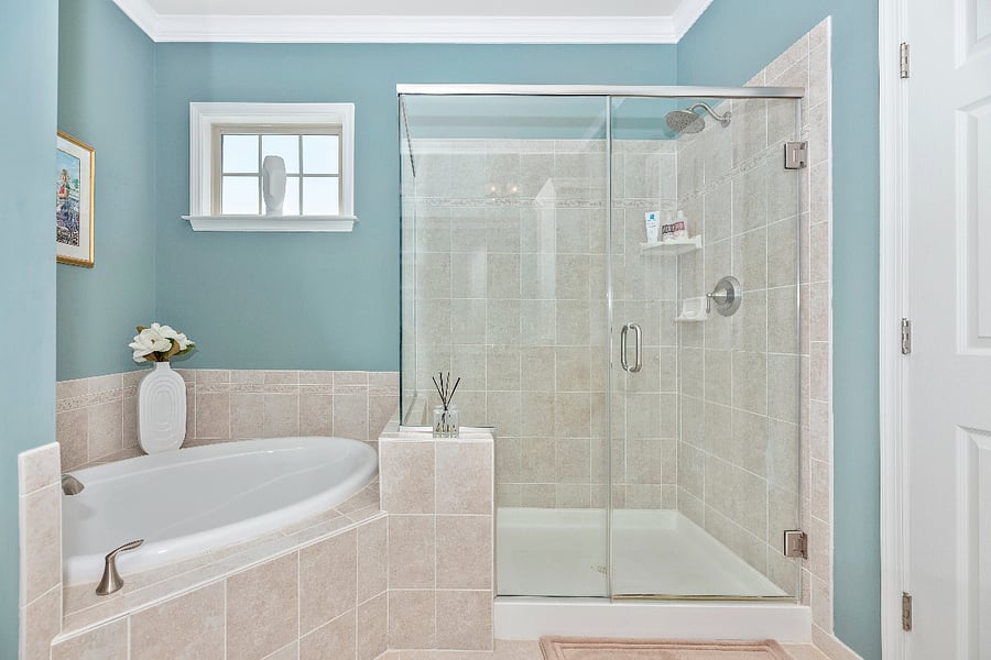 1st floor suite bathroom