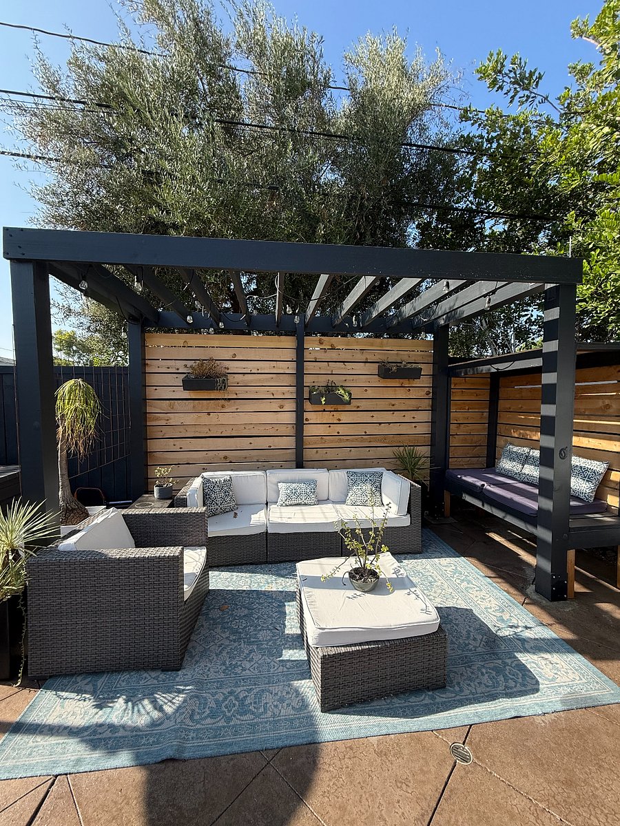 Communal outdoor patio 