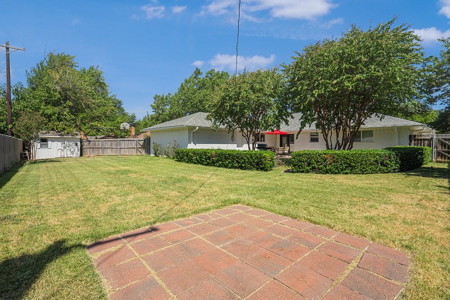 Fenced backyard, large with lots of room for pets and kids