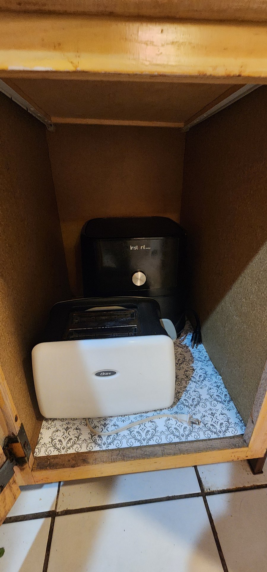 Air fryer and toaster