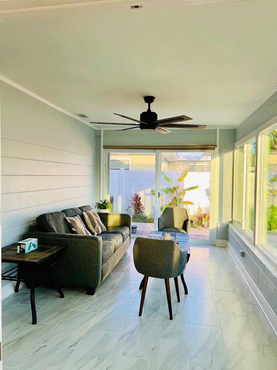 Sunroom Facing patio - sleeper sofa