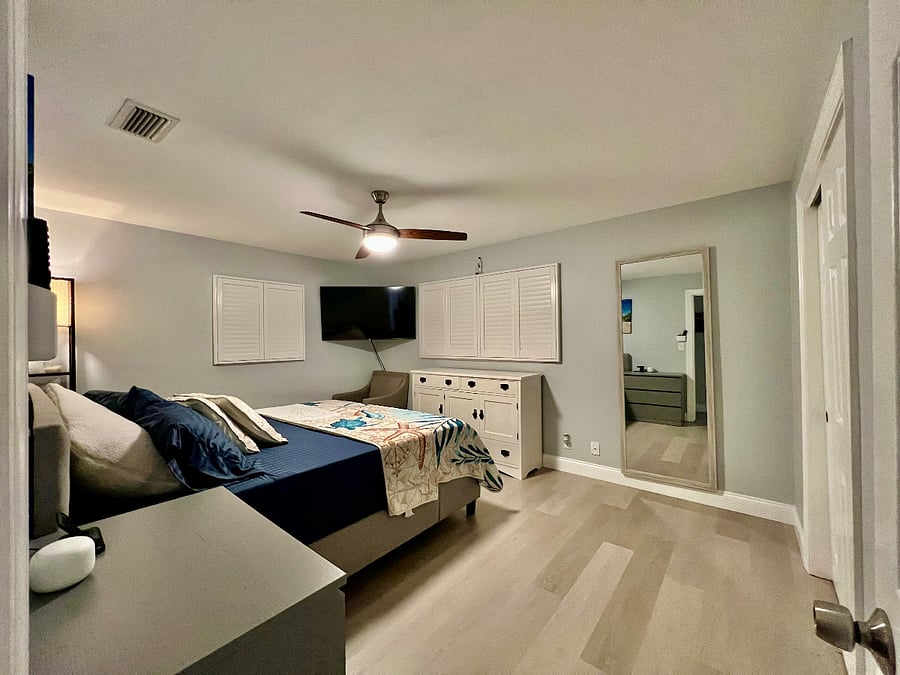 Master bedroom with King bed