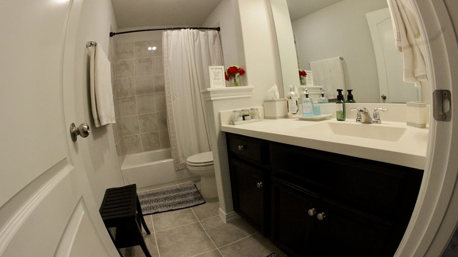 Queen Full Bath