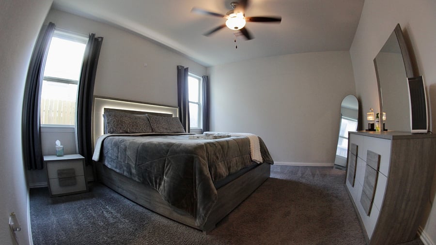 Master King Bed