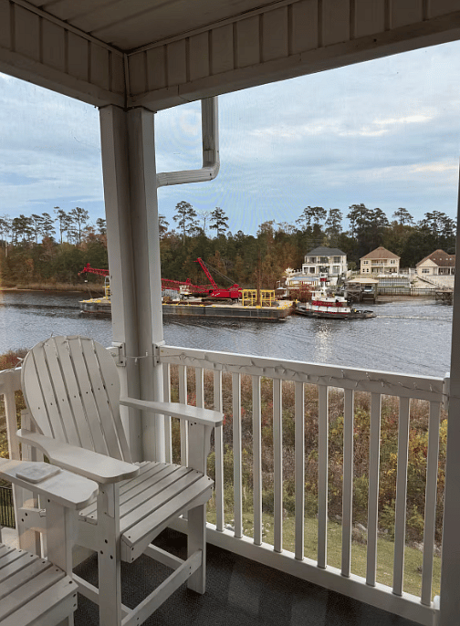 You never know what you will see! Cruise ships, pirates ships, construction barges, house boats, insane yachts!!! Endless possibilities!!! Not even a marina view (aka: a boat parking lot) can compare to boats in motion with waves crashing and the life of the waterway!