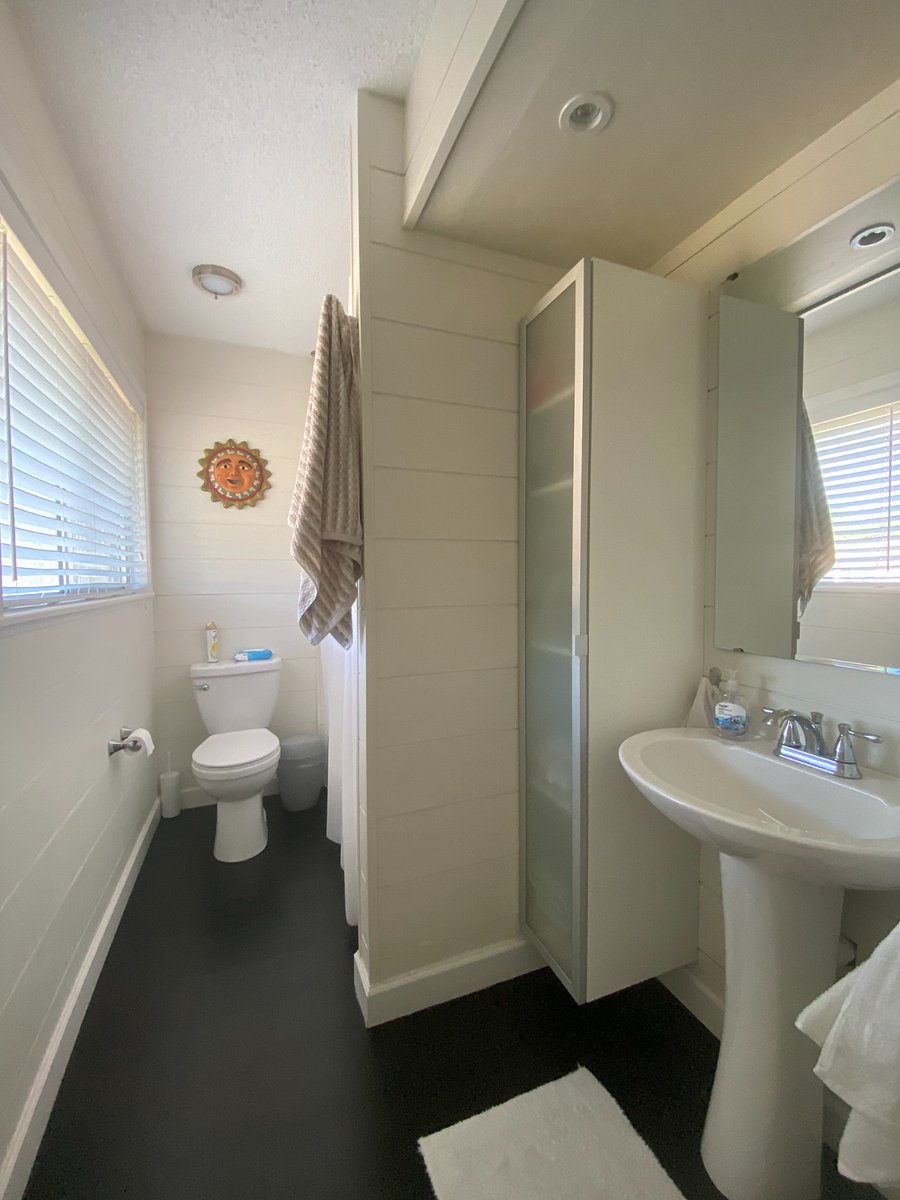 second floor shared full bath