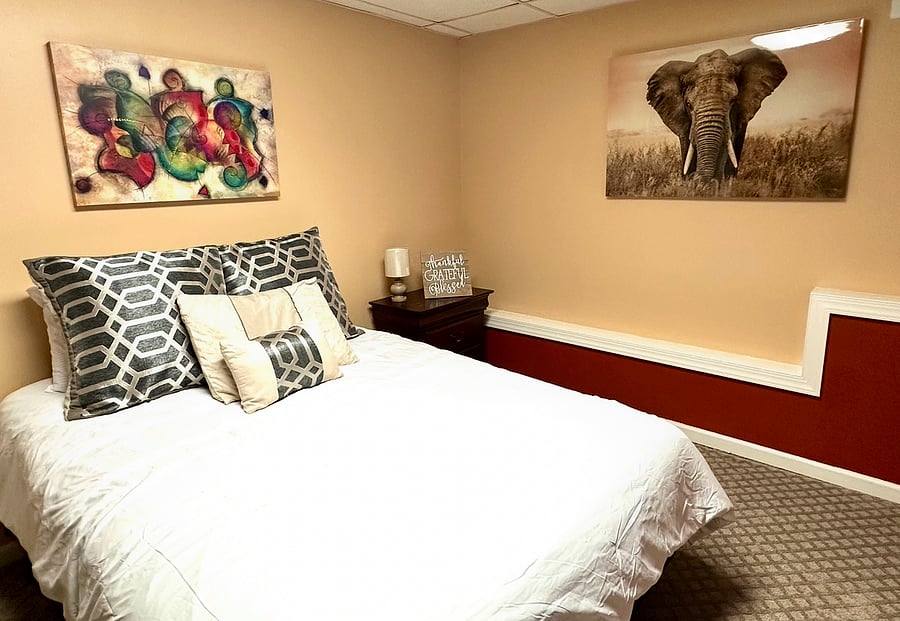 Bedroom 4 (Downstairs) Queen Bed.