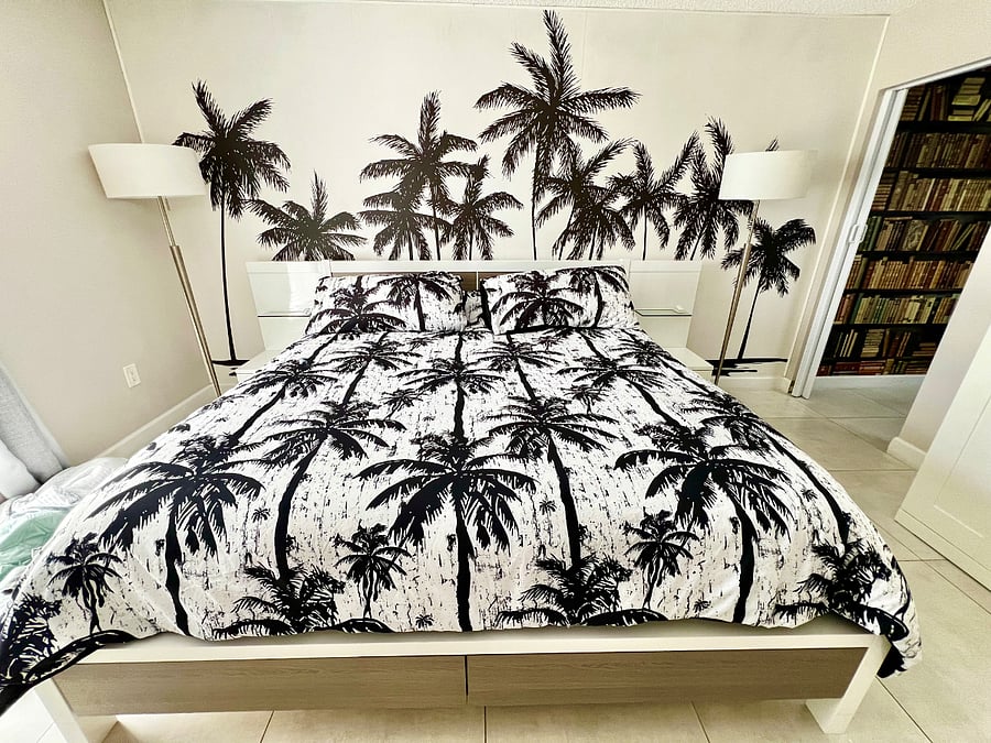 Main bedroom (King bed)