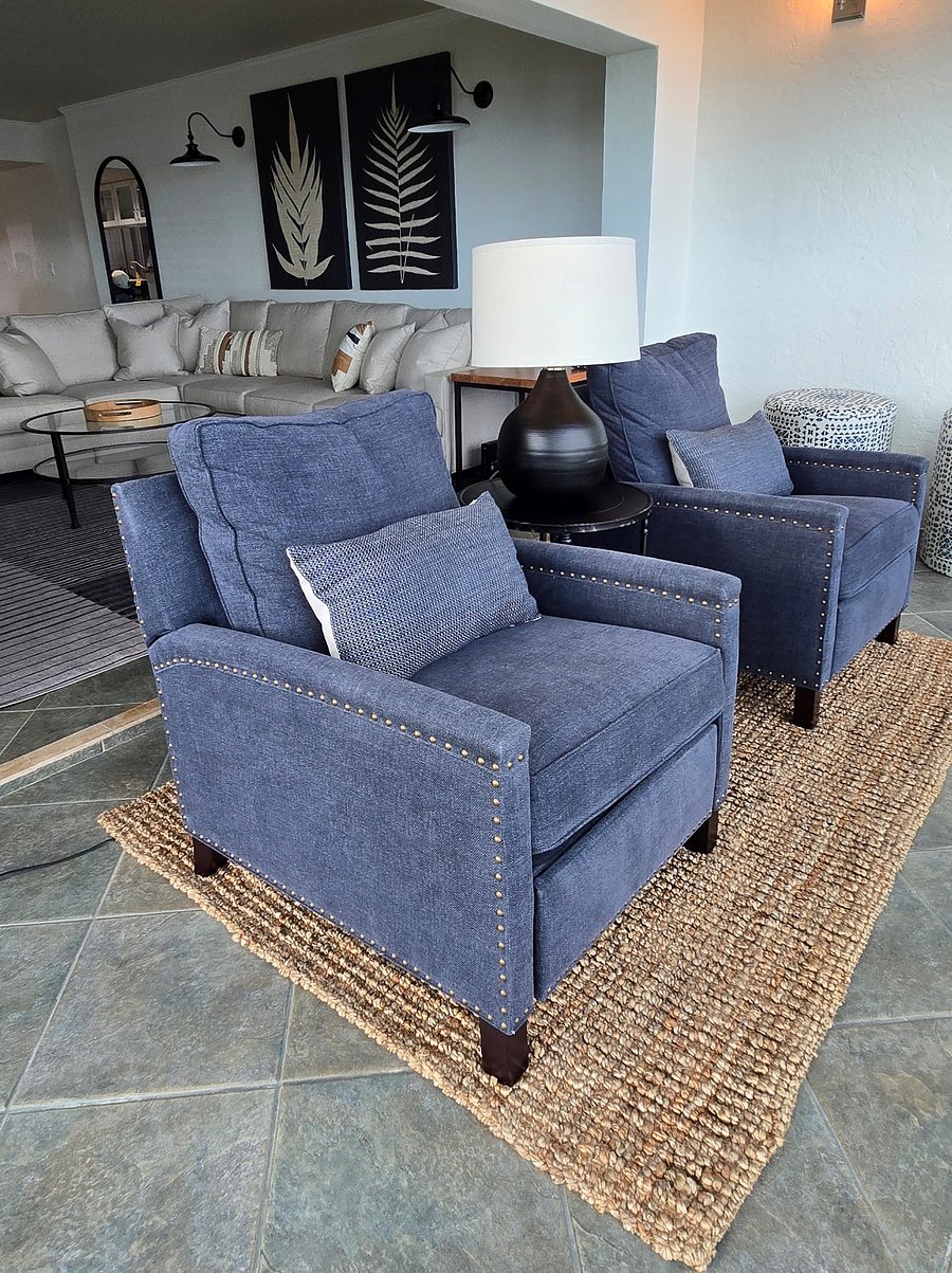 Recliners in Lanai