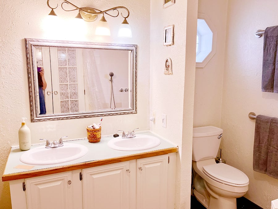 Master Bathroom (Double Sinks)